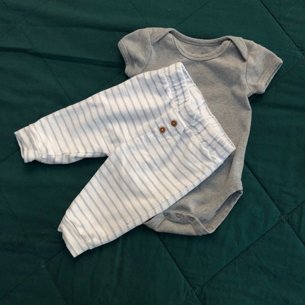 Bundle of NORDSTROM sweat pants (sz 6 mo, striped) & PACT onesie (6-9 mos, gray)